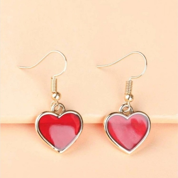 RED HEART DANGLE EARRINGS GOLD TONE DEEP RED DAINTY EARRINGS - Picture 3 of 4